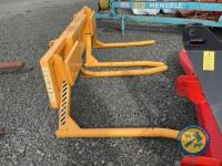 Yellow bale lifter with eurobrackets - 3