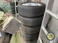 4 Volkswagen 18" rims & tyres