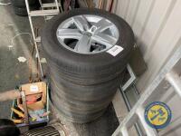 4 Volkswagen 18" rims & tyres - 2