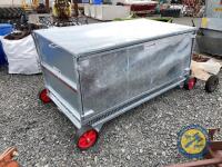 Stockmaster 8ft Lamb creep feeder on wheels - 4