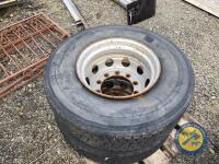 2x Tyres 10 Stud rims 315x80 - 2