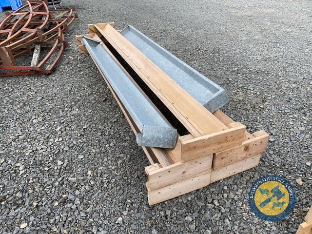 2 Steel Troughs & 5x wooden troughs