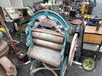 Old style mangle D Mit - 2