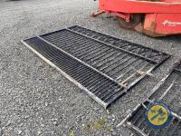 Entrance gates 22ft x 7ft high - 3