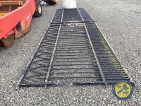 Entrance gates 22ft x 7ft high - 4