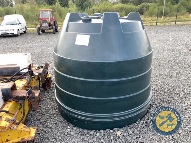 2500 litre oil tank