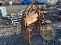 Ulster mangle - 4