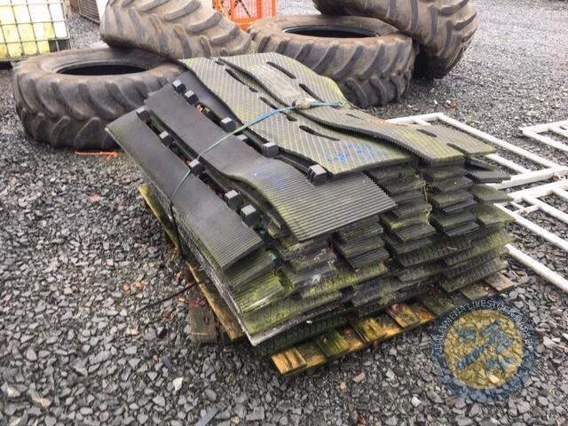 Rubber slat mats Approx 75, Approx 40sq metres