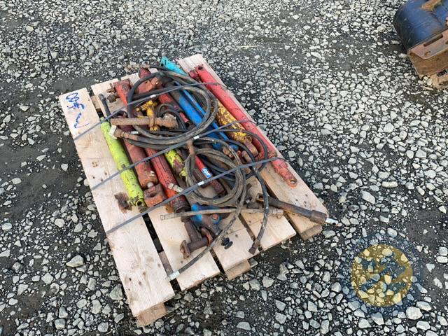Assortment of hydraulic rams